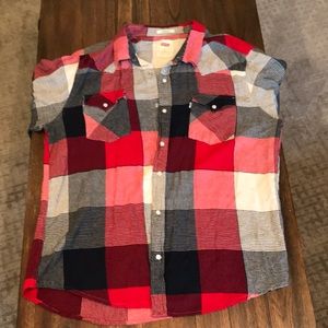 Levi’s men’s flannel shirt.